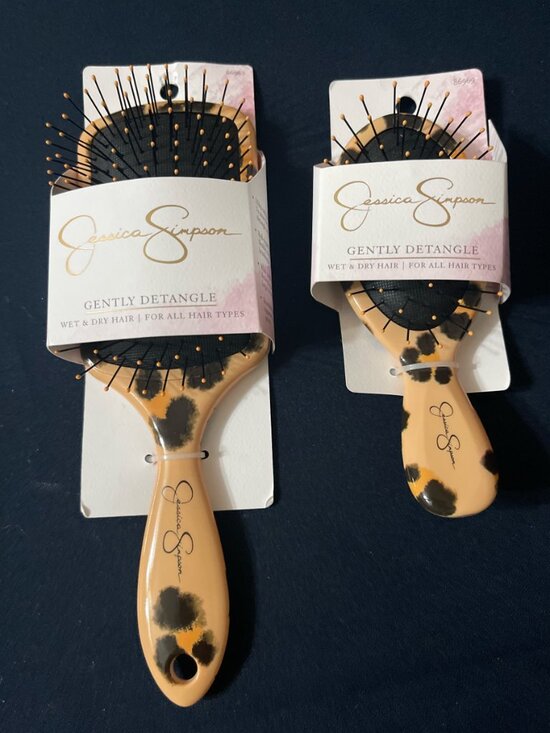 Jessica Simpson Other - NEW! Set of 2 Jessica Simpson Brushes - Full Size & Travel Size